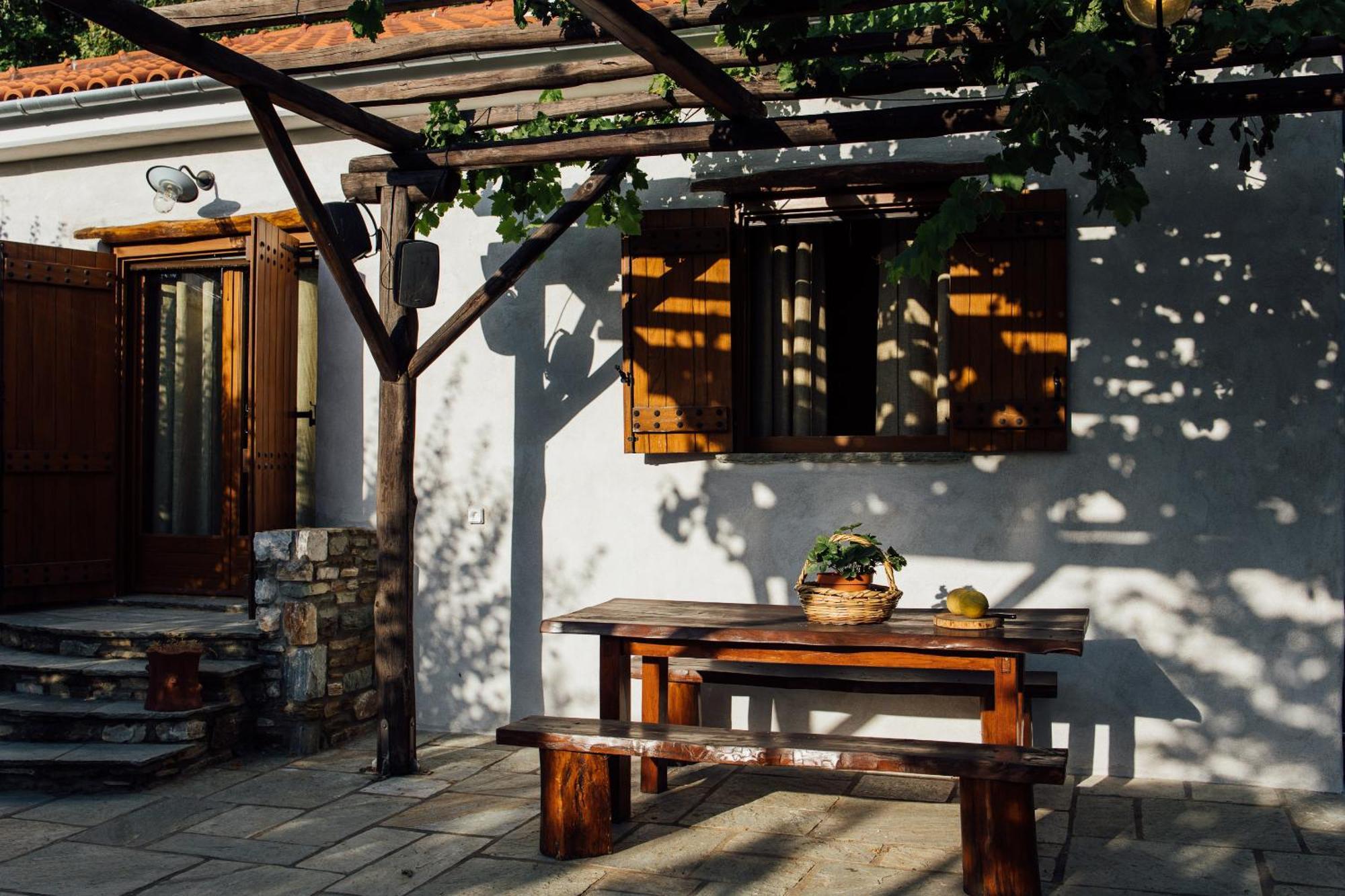 Farm stay Karaiskos Agritourism Farm *